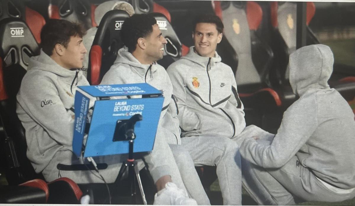 Futbolistas del Real Mallorca, en una imagen reciente, luciendo el mismo chándal Nike con el que apareció Nicolás Maduro.d