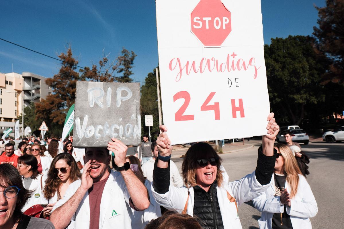 Concentración contra el borrador del Estatuto Marco de la profesión médica del 9 de diciembre de 2025