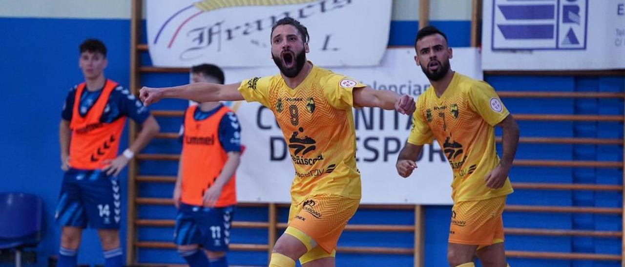 Lucas Francini celebra uno de sus goles.