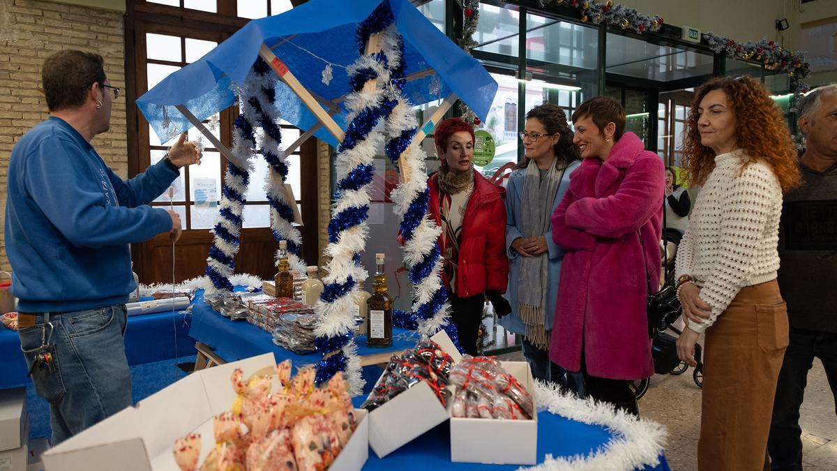 Feria navideña organizada por el comercio de Benifaió.