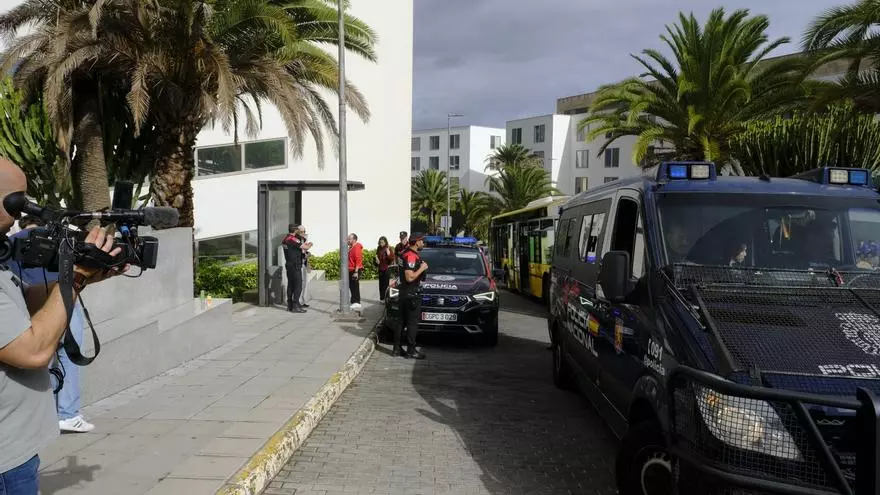 Alumnos de la ULPGC ante el desalojo del campus de Tafira: "Pensé que era un simulacro"