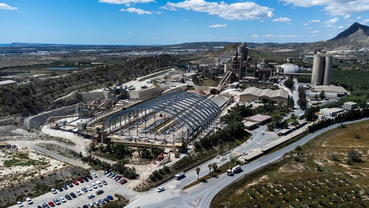 La Generalitat prorroga 30 años la explotación minera de Fontcalent a cambio de una inversión de 5 millones para regenerar el entorno