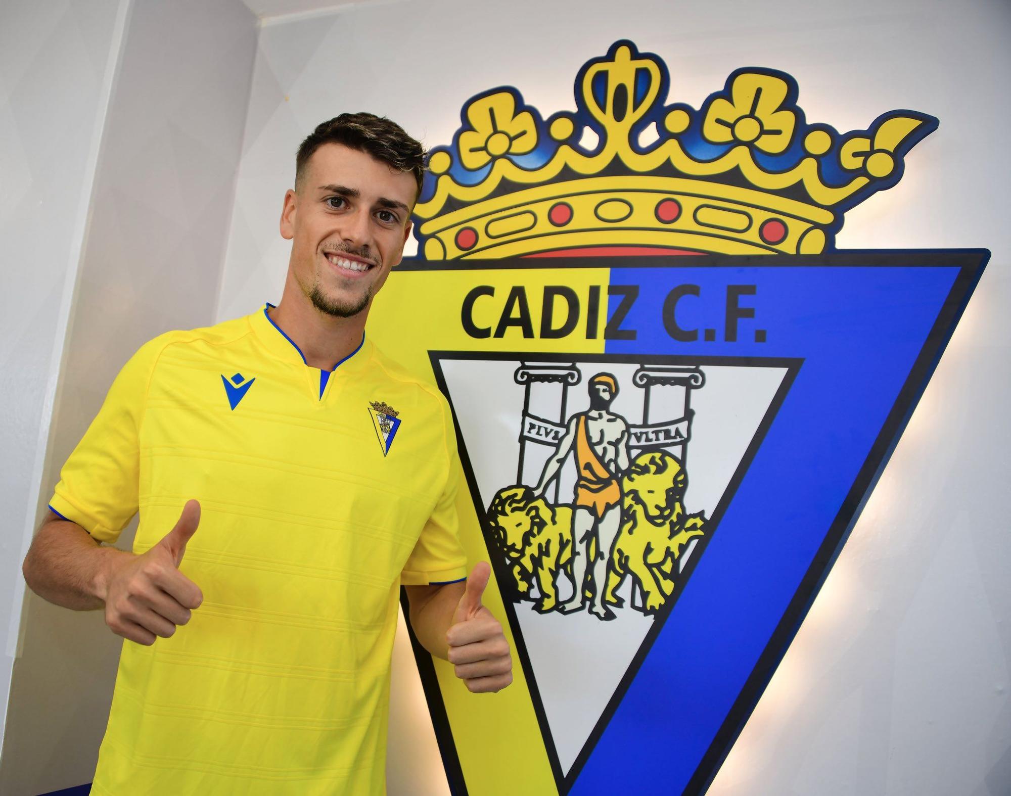 Antonio Blanco, con la camiseta del Cádiz CF.