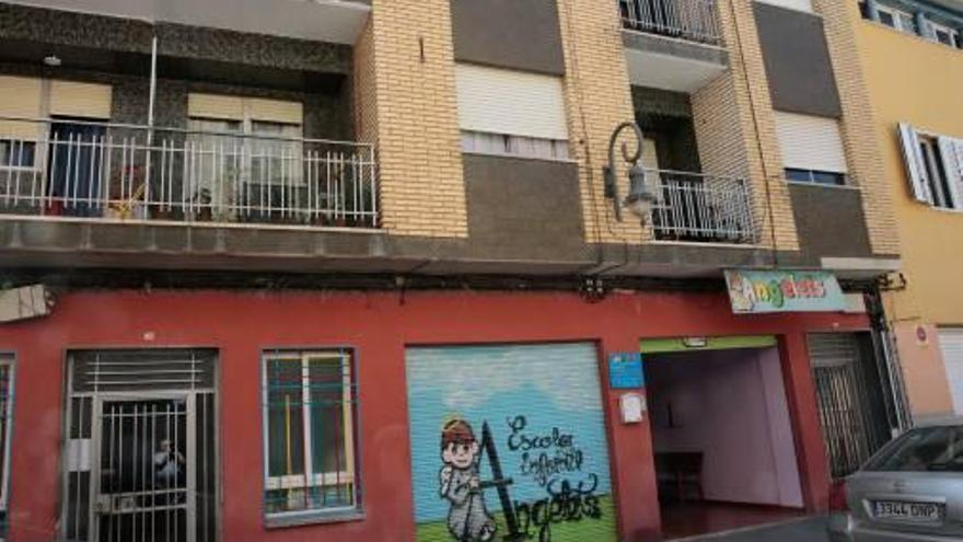 Desalojada una escuela infantil en Aldaia tras un incendio originado por una vela