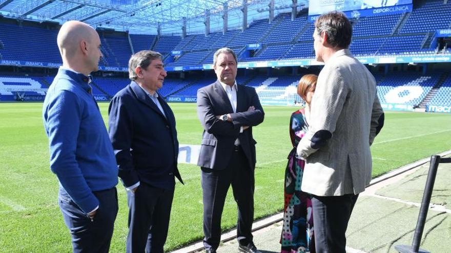 Jesús Martínez, Augusto César Lendoiro, Tino Fernández y Adolfo Aldana, el pasado mes de marzo en Riazor.