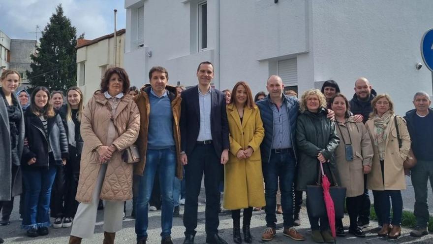 Negreira inaugura su vivienda social para atención temprana y el inmueble de información turística