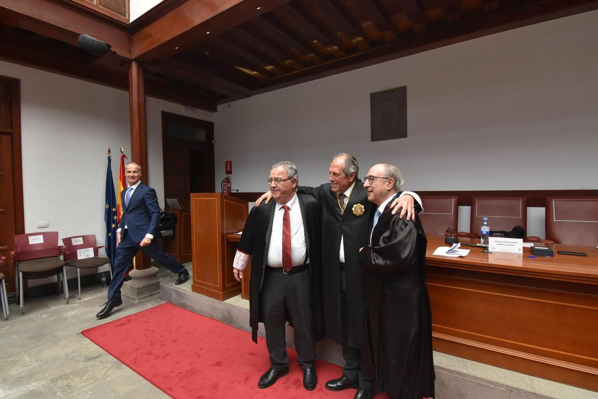 El Ilustre Colegio de Abogados de Las Palmas celebra la jura de nuevos letrados y homenajea a sus colegiados con 25 y 50 años de trayectoria