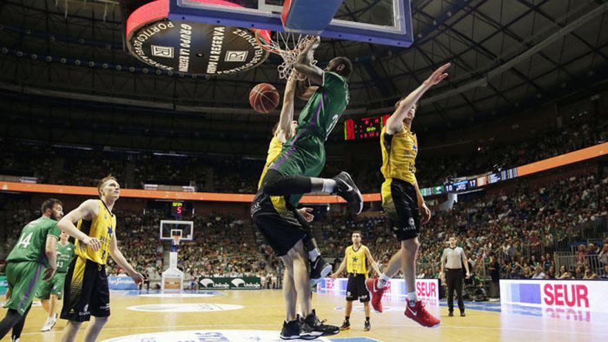 El Unicaja quiere hacerse fuerte en el Carpena para pasar a semifinales.