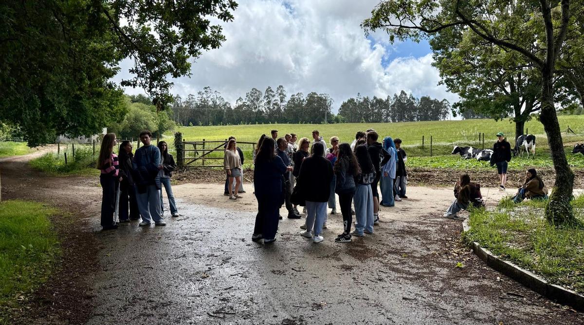La cantera del campo de Galicia y Bélgica comparte experiencias en Sergude