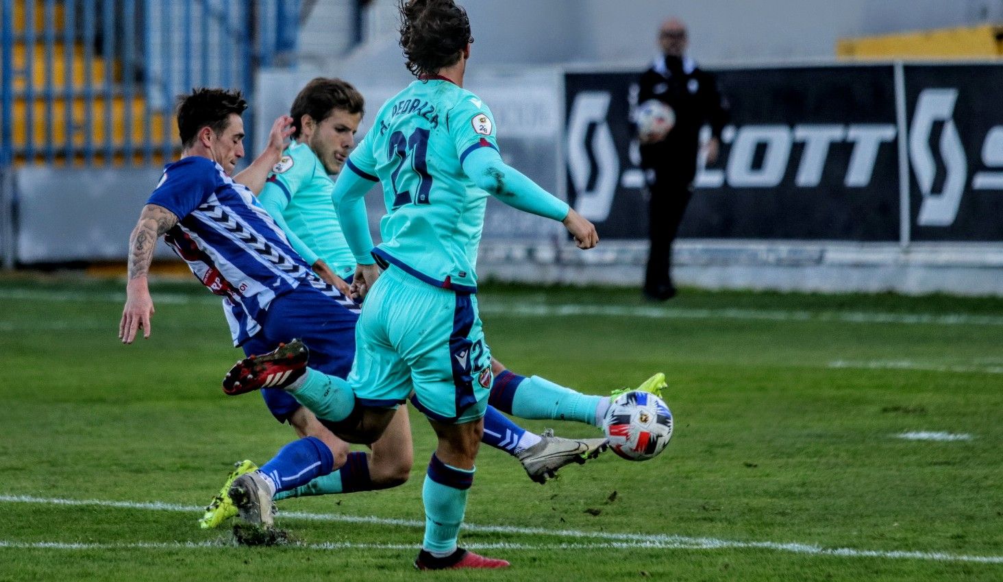 El Alcoyano se anota su primera victoria de la temporada (1-0)