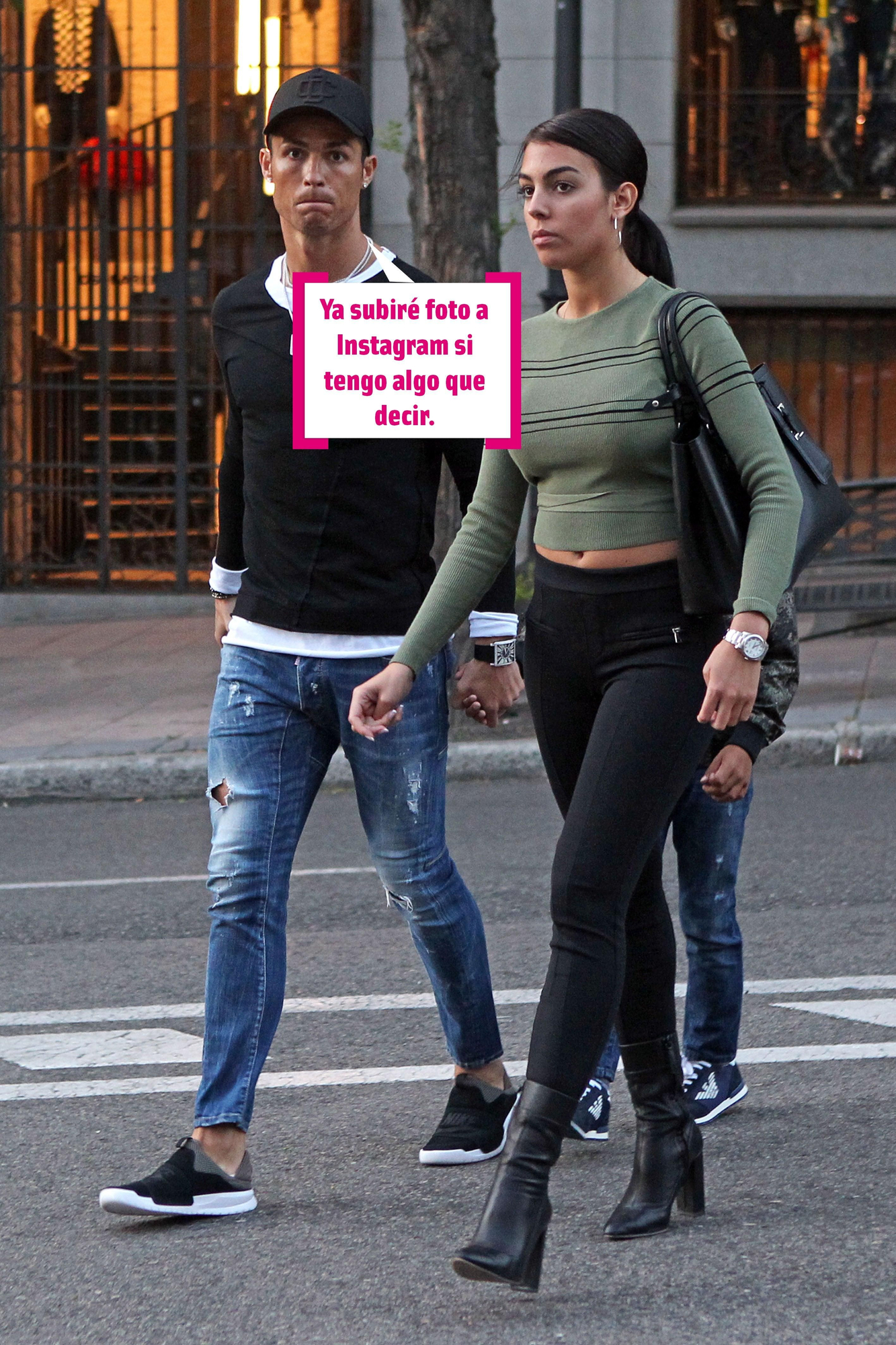 Cristiano Ronaldo y Georgina Rodríguez pasenado por Madrid