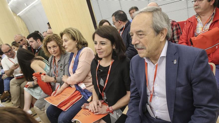 La diputada nacional Adriana Lastra, junto al alcalde de Oviedo, Wenceslao López.