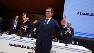 Ambiente en las votaciones para la presidencia de la CEOE, en la imagen el ganador de las elecciones  Antonio Garamendi.