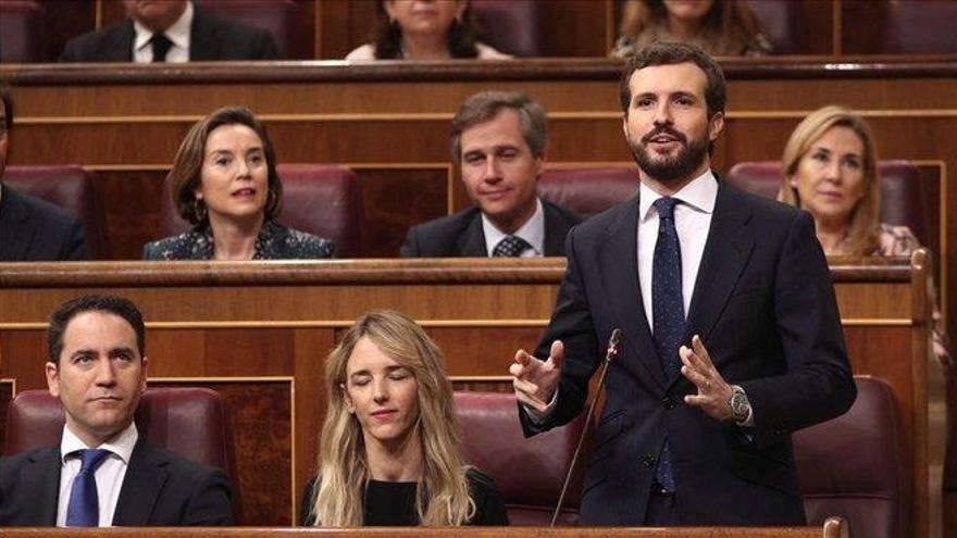 Sánchez pide a Casado que deje de &quot;crispar&quot; con Cataluña y le anima a que sume al diálogo