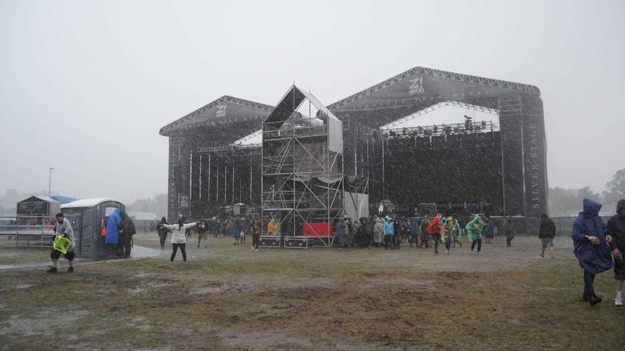 GALERÍA | La fuerte tormenta también afecta al festival Z! Live Rock