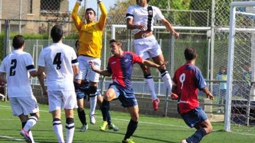 El Eldense fulmina al Torre Levante en los últimos minutos