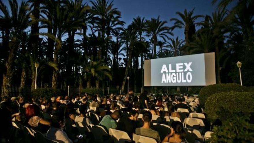 Elche abre el Festival Internacional de Cine con un cálido homenaje al actor Álex Angulo