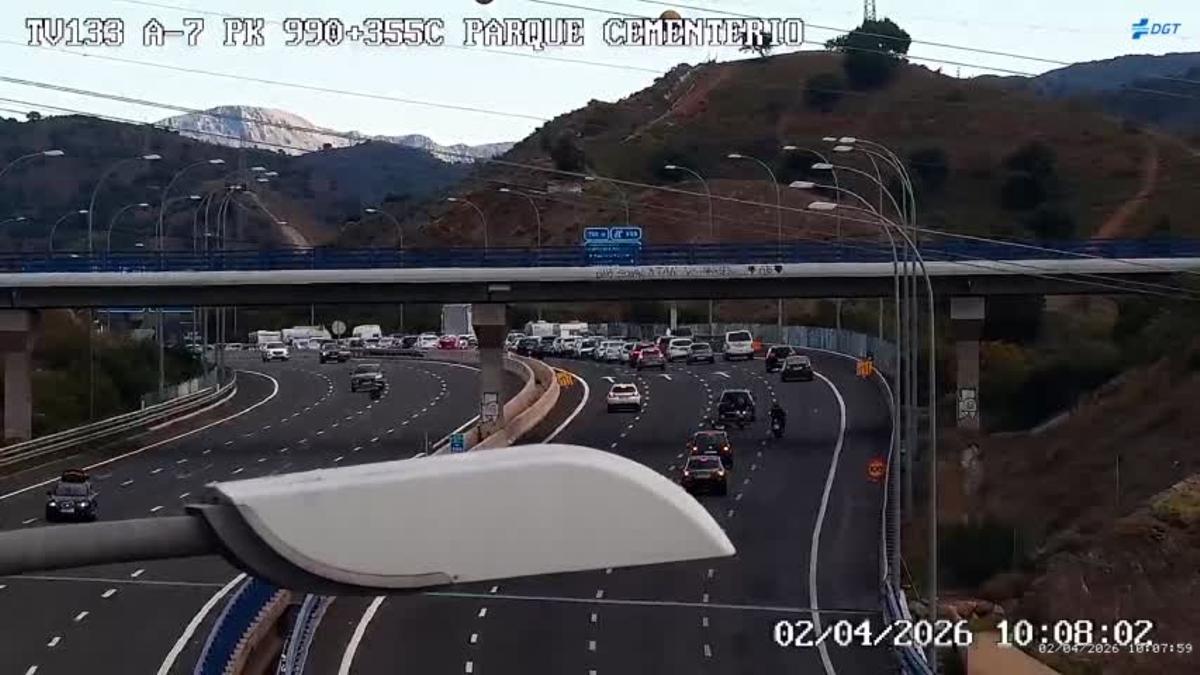 Tramo de la A-7 afectado por el corte de tráfico tras el accidente de un camión