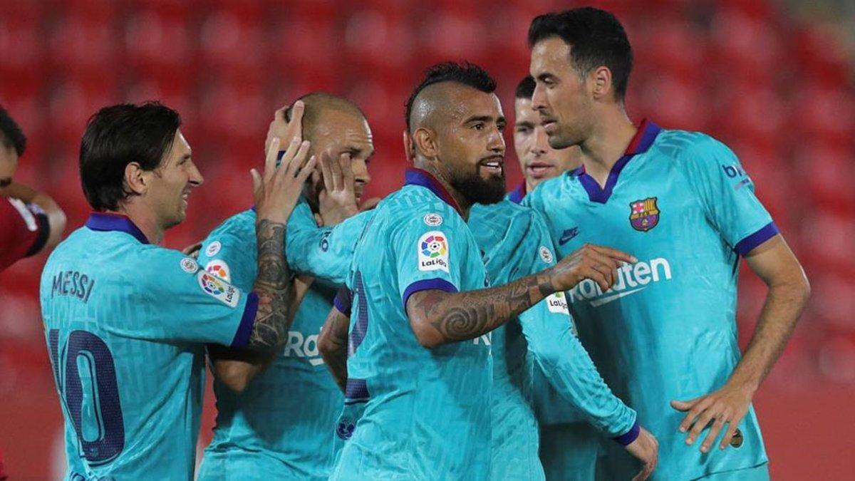 Gesto cariñoso de Leo Messi en la celebración del gol de Martin Braithwaite