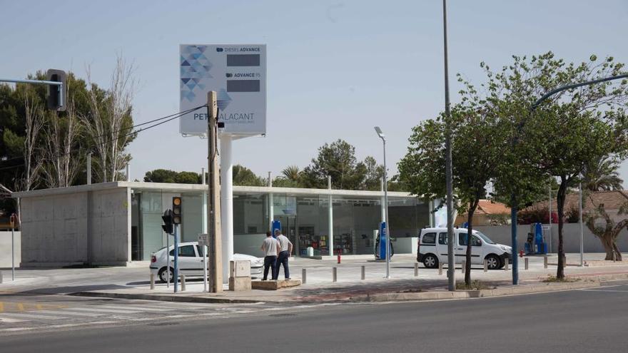 Sentencias contradictorias sobre la legalidad de la gasolinera de la Vía Parque en la Albufereta