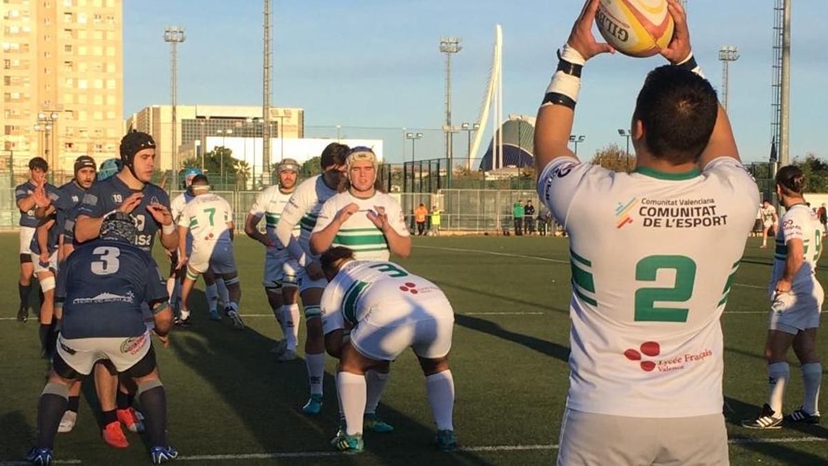 Imagen del partido entre el Rugby Club Valecia y el Gotics de Barcelona en Quatre Carreres