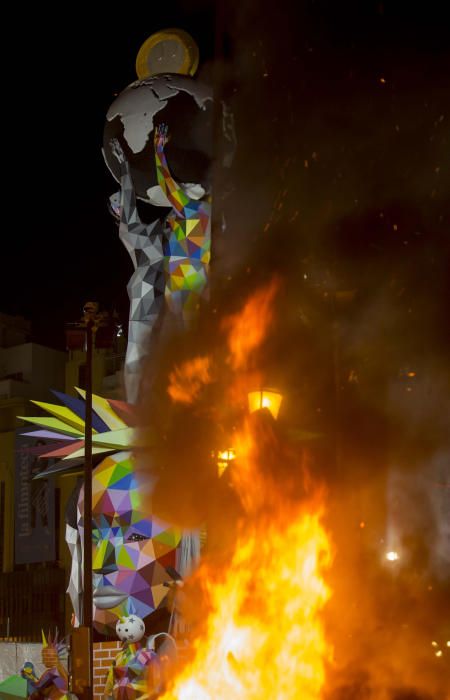 Cremà de la falla municipal infantil 2018