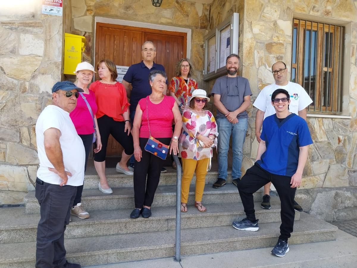 Zamora "se paraliza" para pedir que el tren vuelva a parar en Sanabria
