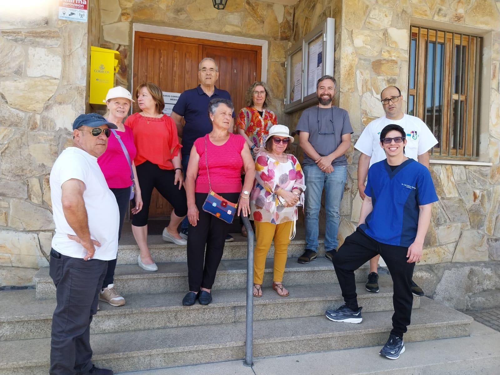 Zamora "se paraliza" para pedir que el tren vuelva a parar en Sanabria