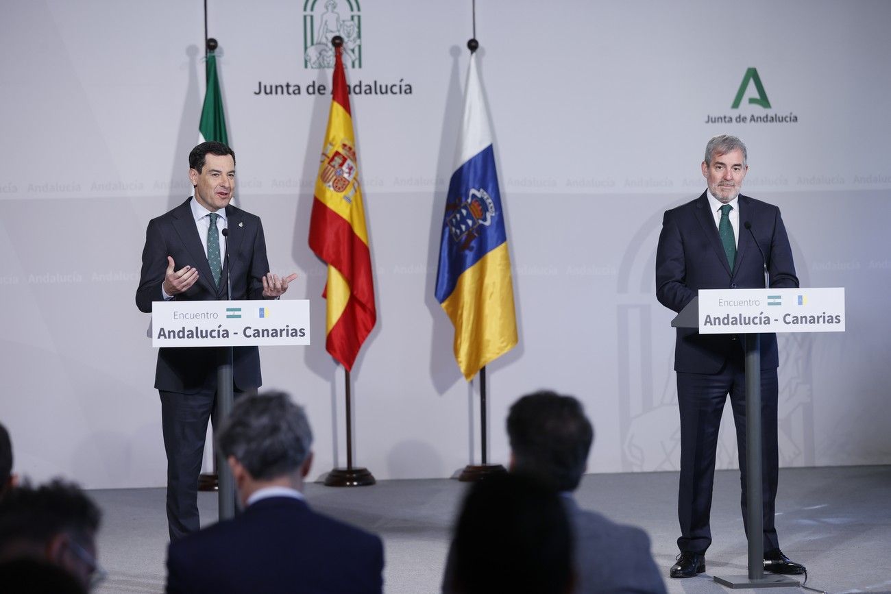 Imagen del encuentro de este miércoles entre los presidentes de Andalucía y Canarias, Juan Manuel Moreno y Fernando Clavijo