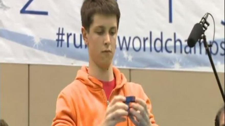 Nuevo campeón del mundo en 'cubo de Rubik'