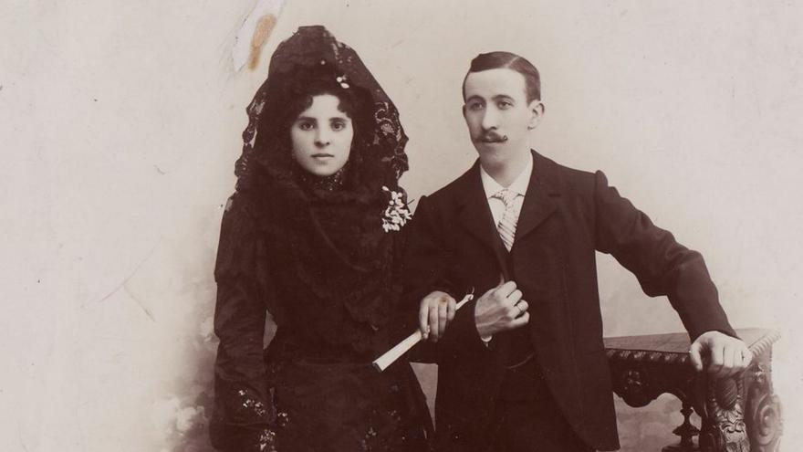 Avelino y Claudia, primer matrimonio civil en Zamora en el año 1902. | Cedida