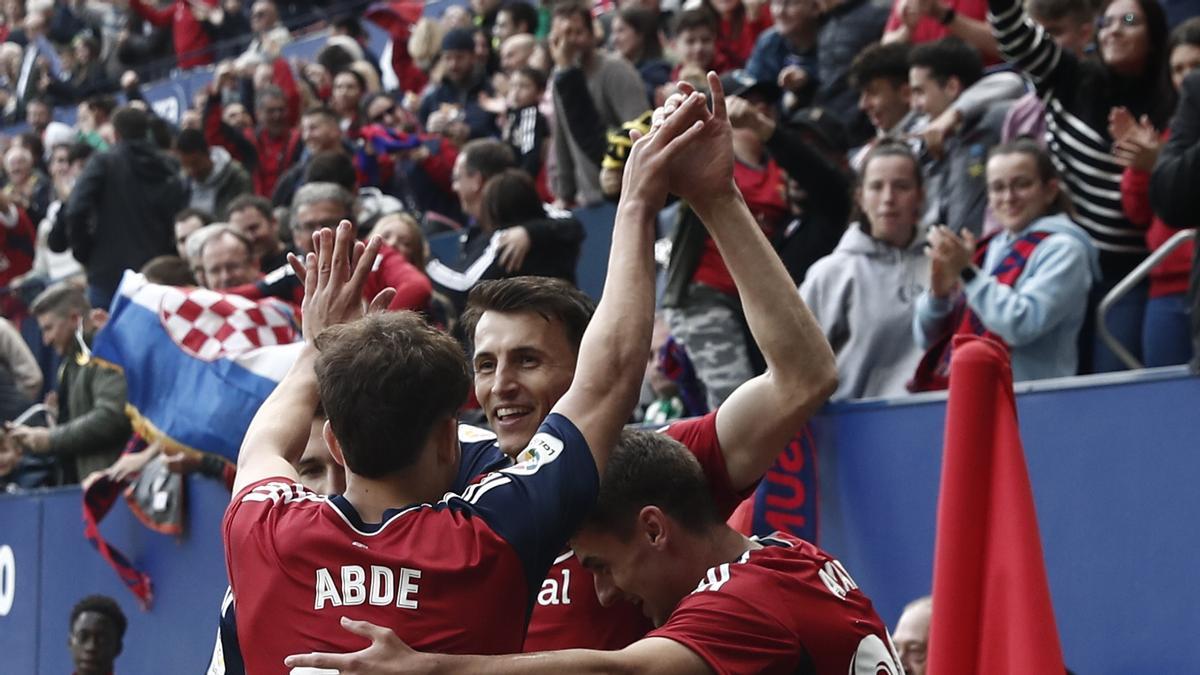 Resumen, goles y highlights del Osasuna 3 - 2 Real Betis de la jornada 30 de LaLiga Santander