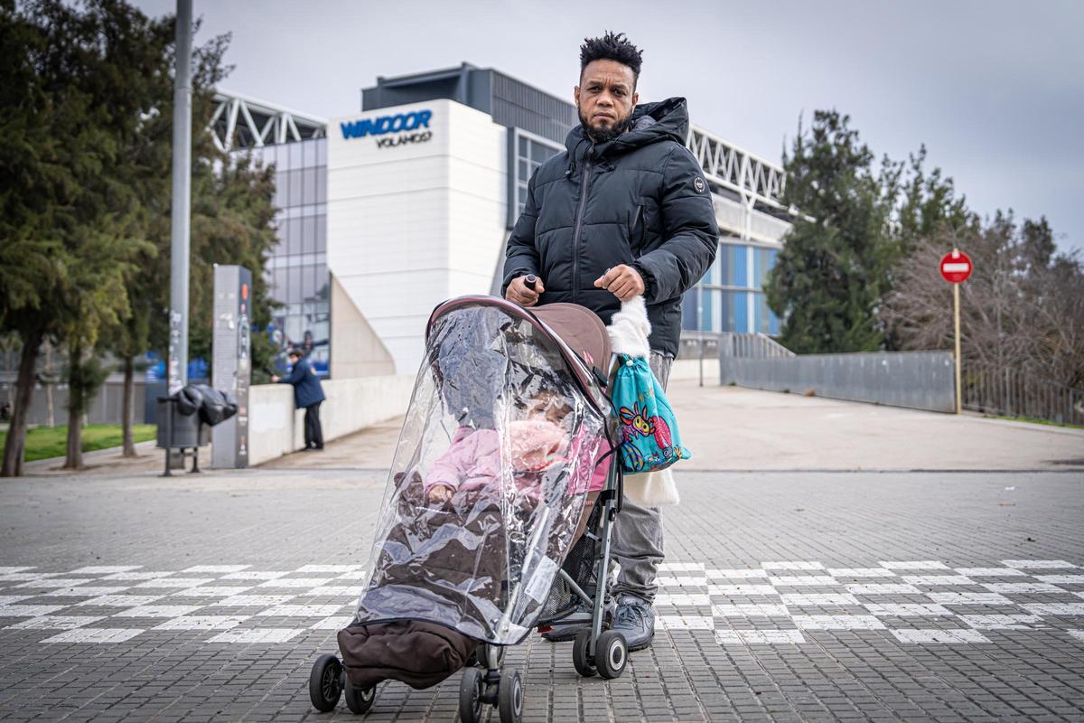 Wilson, vecino del barrio d ela Riera de Cornellà, junto al estadio del RCD Espanyol.