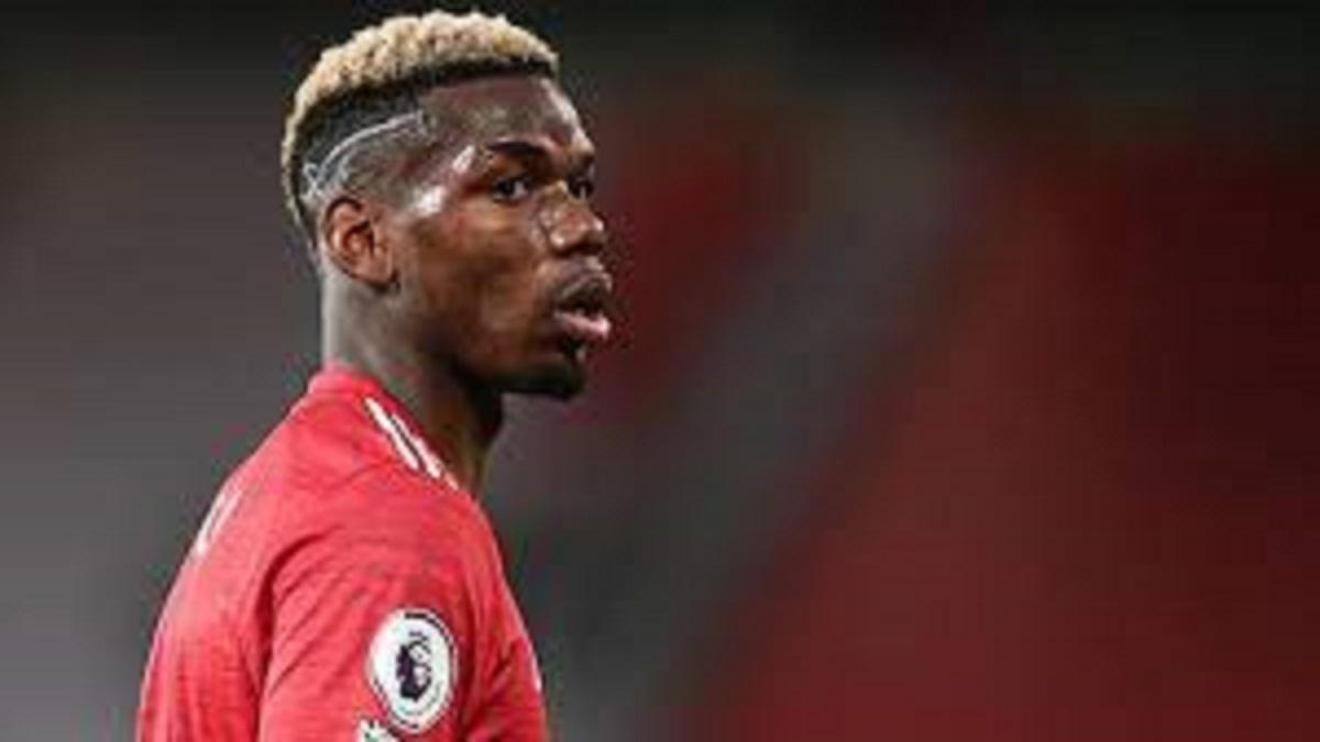 Pogba imita a Cristiano Ronaldo y aparta una bebida durante la rueda de prensa