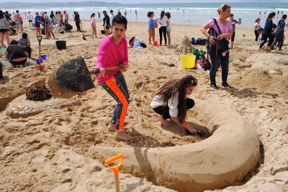 Esculturas de arena en la playa de A Lanzada