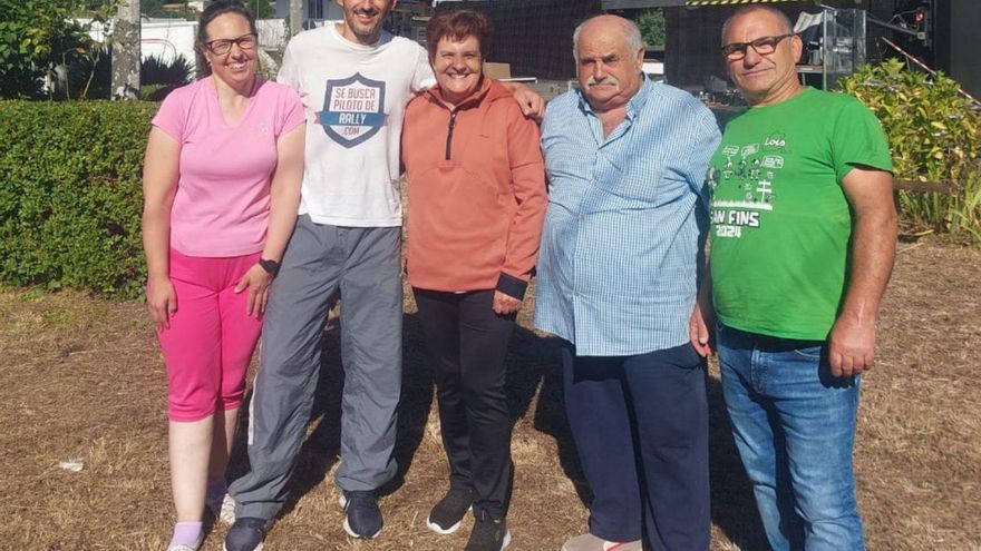 Os membros da comisión
de festas, onte.