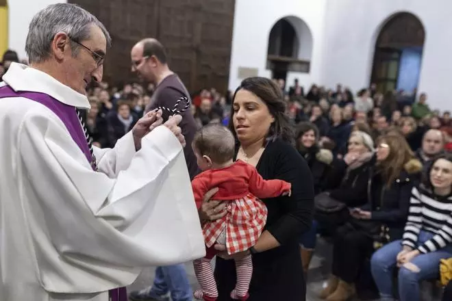 Tres cofradías de Zamora reciben a los nuevos hermanos y la Soledad acoge a los niños