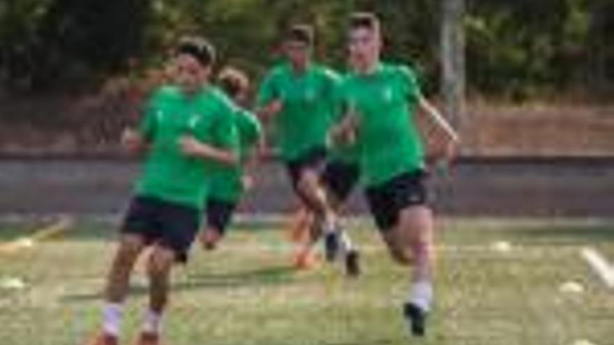 Chicho va dirigir ahir el primer entrenament del Peralada.