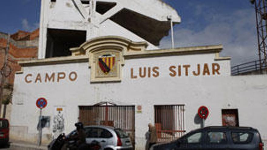 Fachada del estadio Luis Sitjar.