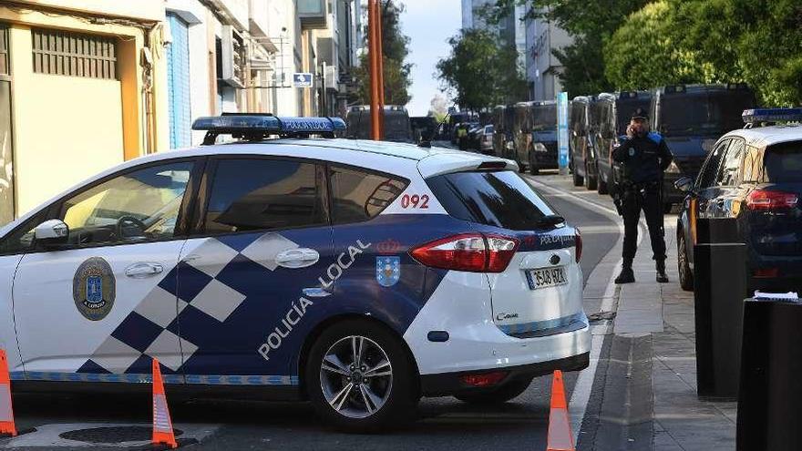 Una de las calles cortadas por la macrooperación del 091 en Monte Alto.