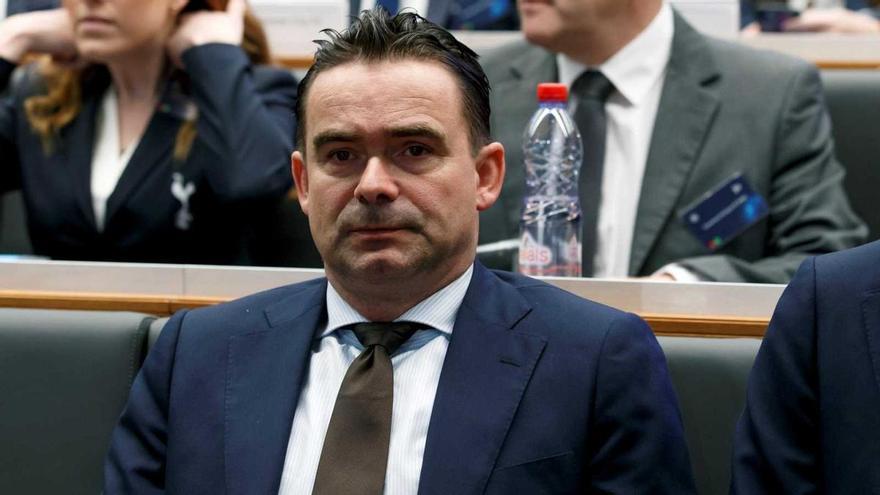 Dramática situación de Overmars:  “Mi corazón está muerto al 45%”