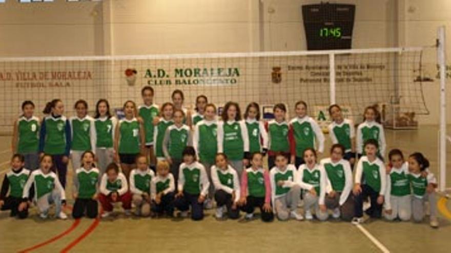 30 equipos participan en la primera concentración de Judex de minivoley en Moraleja