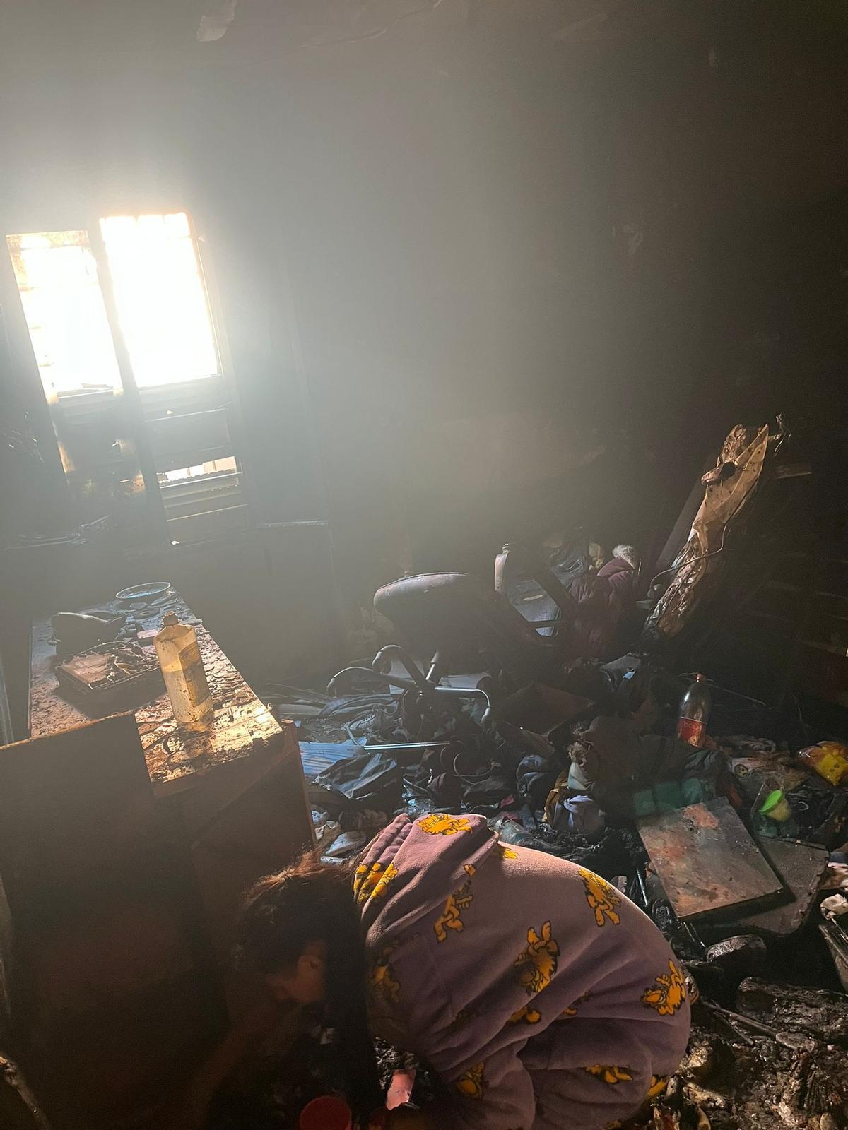 Estado de la vivienda después del incendio.