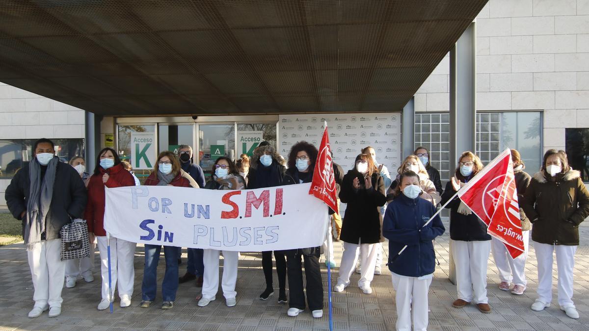 Trabajadoras de la limpieza durante una protesta en el Reina Sofía.