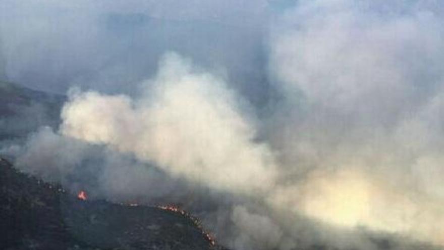 La Junta confía en que se estabilice el incendio de la Garganta de Infiernos