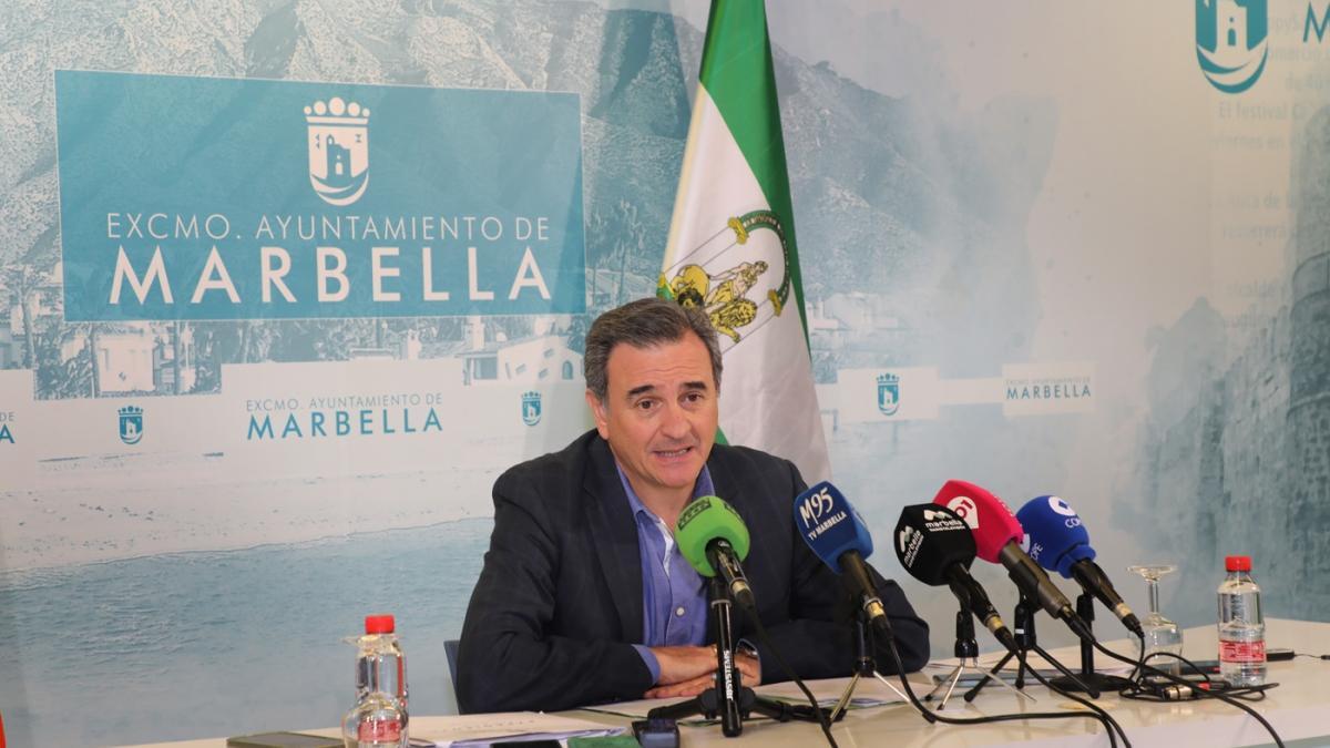 El Ayuntamiento de Marbella inicia el proceso para la licitación del servicio de zona azul con la elaboración de un pliego que incluirá mejoras como el establecimiento de 60 puntos con cargadores eléctricos