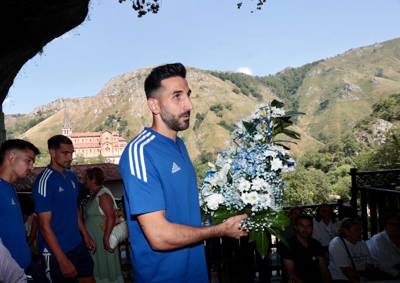 En imágenes: Así ha sido la visita del Real Oviedo a Covadonga junto a Pachuca