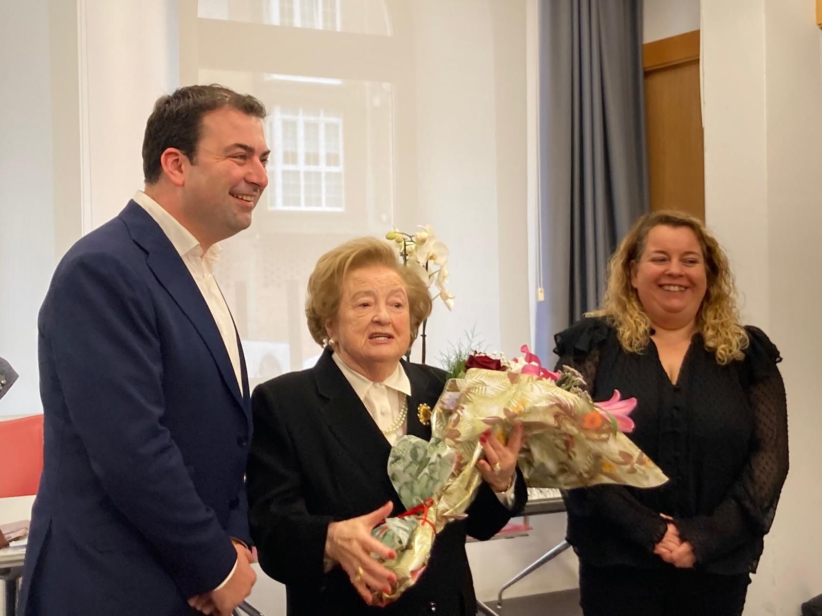 En imágenes: Así fue la entrega del premio Mujer del año en Salas a Olvido García