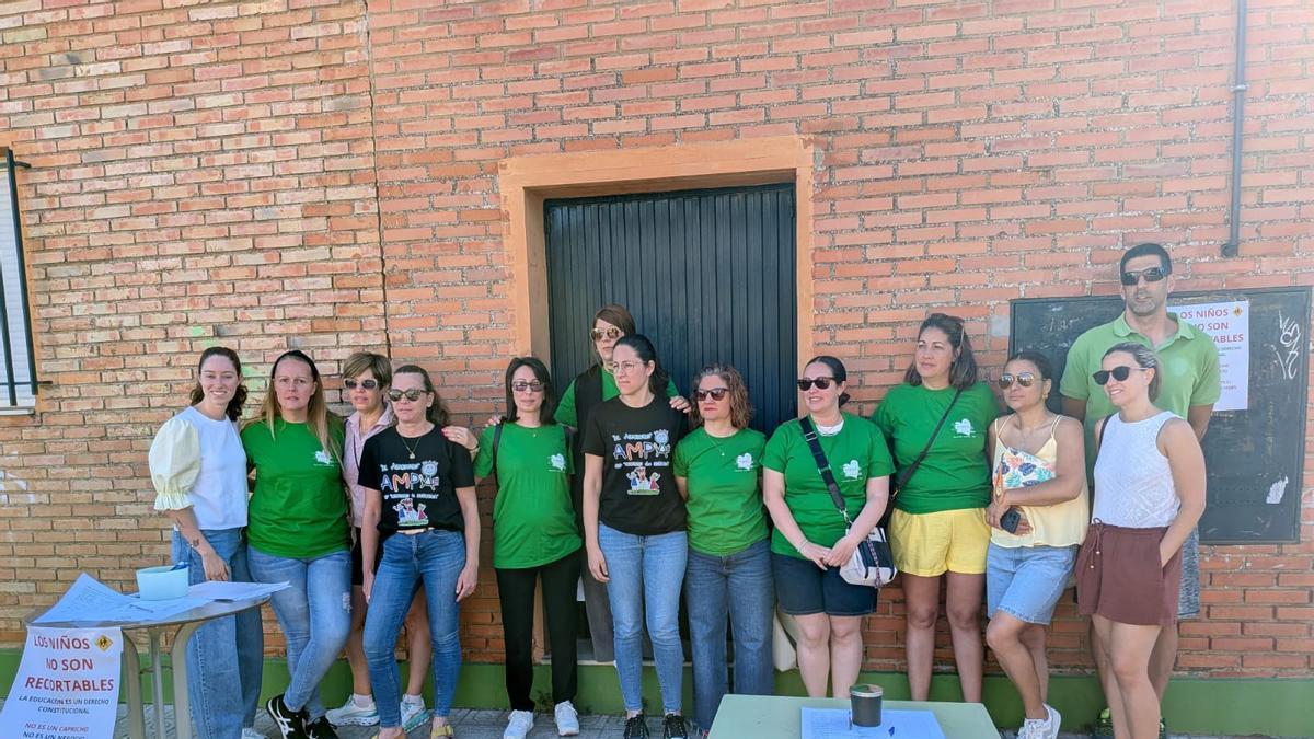Padres y madres del colegio Montero de Espinosa.