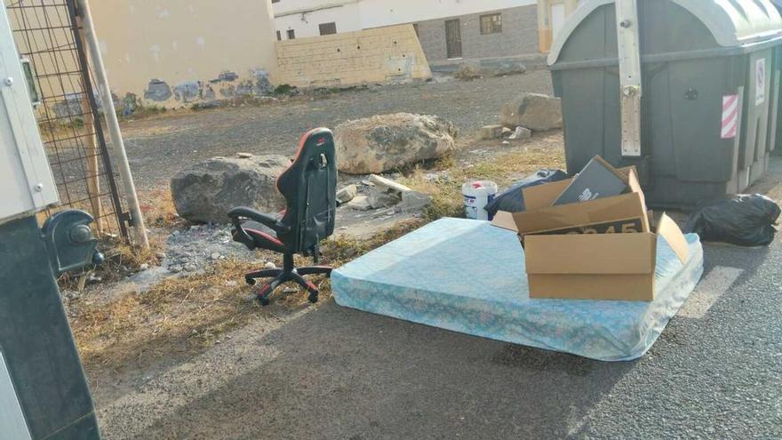 Limpieza de Arrecife no afloja: tramita 75 sanciones en cinco meses por vertidos ilegales y abandono de residuos